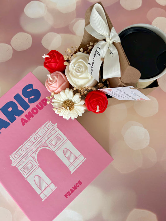 Flores en portavasos de café