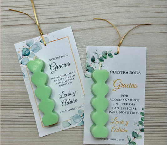 CORAZONES EN TARJETA